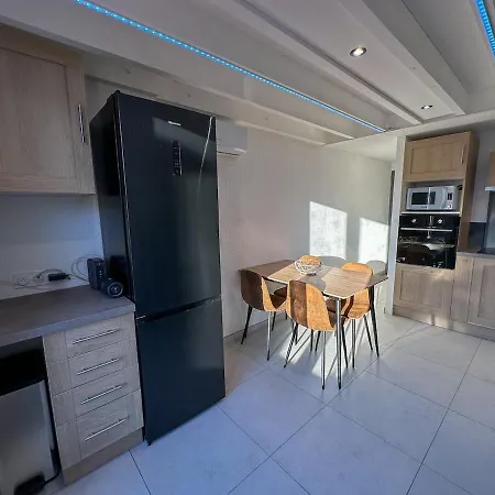 度假居 Maison Cosy A 10 Min, Parking, Climatisation, Wi-fi